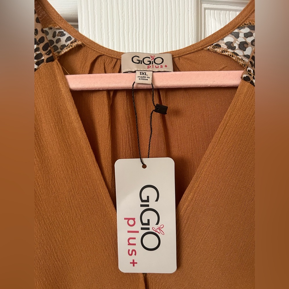 NWT Gigio+plus by Umgee animal print mix and solid blouse 1x - Picture 5 of 10